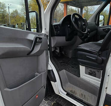 Білий Фольксваген Крафтєр, об'ємом двигуна 1.97 л та пробігом 475 тис. км за 12500 $, фото 8 на Automoto.ua