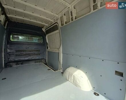 Белый Фольксваген Крафтер, объемом двигателя 2.5 л и пробегом 600 тыс. км за 7500 $, фото 39 на Automoto.ua