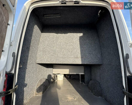 Белый Фольксваген Крафтер, объемом двигателя 2.46 л и пробегом 620 тыс. км за 13200 $, фото 9 на Automoto.ua