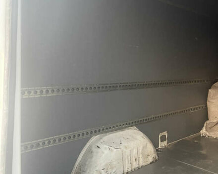 Белый Фольксваген Крафтер, объемом двигателя 2 л и пробегом 400 тыс. км за 10500 $, фото 3 на Automoto.ua