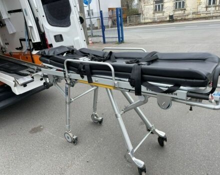 Белый Фольксваген Крафтер, объемом двигателя 2 л и пробегом 180 тыс. км за 4280 $, фото 6 на Automoto.ua