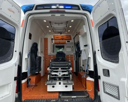 Белый Фольксваген Крафтер, объемом двигателя 2 л и пробегом 180 тыс. км за 4280 $, фото 3 на Automoto.ua