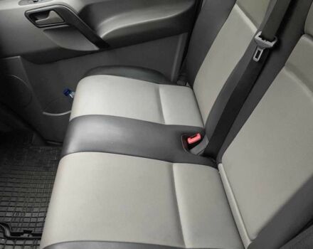 Белый Фольксваген Крафтер, объемом двигателя 1.97 л и пробегом 370 тыс. км за 14000 $, фото 6 на Automoto.ua