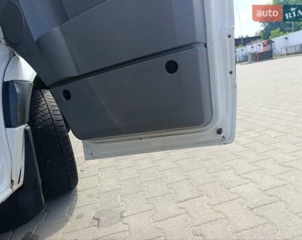 Белый Фольксваген Крафтер, объемом двигателя 1.97 л и пробегом 320 тыс. км за 14000 $, фото 7 на Automoto.ua