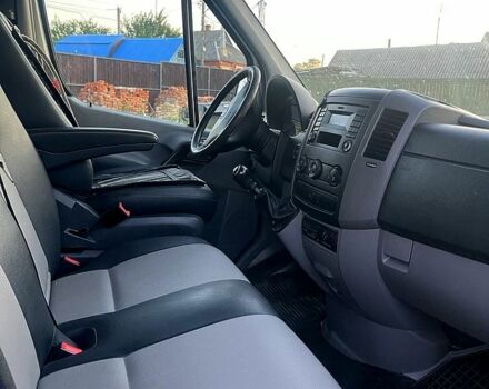 Білий Фольксваген Крафтєр, об'ємом двигуна 2 л та пробігом 327 тис. км за 14200 $, фото 5 на Automoto.ua