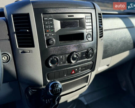 Белый Фольксваген Крафтер, объемом двигателя 2 л и пробегом 264 тыс. км за 17500 $, фото 14 на Automoto.ua