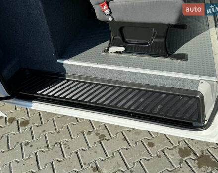 Белый Фольксваген Крафтер, объемом двигателя 2 л и пробегом 264 тыс. км за 17500 $, фото 22 на Automoto.ua