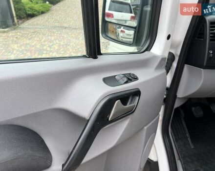 Білий Фольксваген Крафтєр, об'ємом двигуна 1.97 л та пробігом 425 тис. км за 15000 $, фото 14 на Automoto.ua