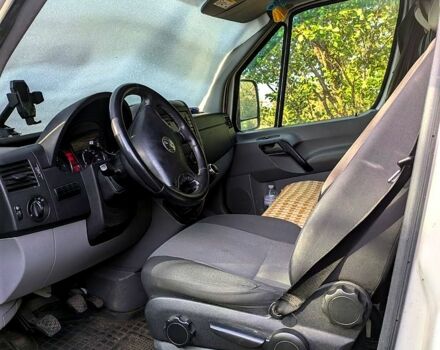 Белый Фольксваген Крафтер, объемом двигателя 2 л и пробегом 366 тыс. км за 17100 $, фото 2 на Automoto.ua