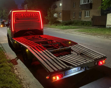 Белый Фольксваген Крафтер, объемом двигателя 1.97 л и пробегом 360 тыс. км за 20000 $, фото 1 на Automoto.ua