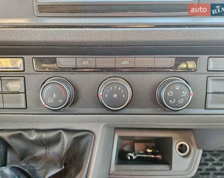 Белый Фольксваген Крафтер, объемом двигателя 2 л и пробегом 372 тыс. км за 17200 $, фото 7 на Automoto.ua