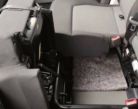 Белый Фольксваген Крафтер, объемом двигателя 1.97 л и пробегом 282 тыс. км за 19500 $, фото 13 на Automoto.ua