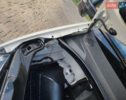 Білий Фольксваген Крафтєр, об'ємом двигуна 2 л та пробігом 201 тис. км за 25900 $, фото 111 на Automoto.ua