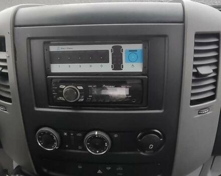 Белый Фольксваген Крафтер, объемом двигателя 20 л и пробегом 350 тыс. км за 17200 $, фото 14 на Automoto.ua