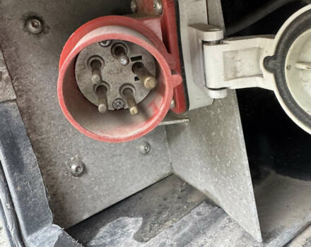 Білий Фольксваген Крафтєр, об'ємом двигуна 2 л та пробігом 338 тис. км за 13200 $, фото 27 на Automoto.ua