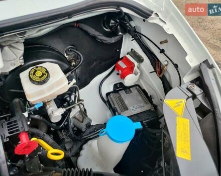 Білий Фольксваген Крафтєр, об'ємом двигуна 2 л та пробігом 152 тис. км за 19500 $, фото 19 на Automoto.ua