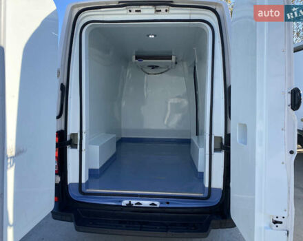 Белый Фольксваген Крафтер, объемом двигателя 2 л и пробегом 267 тыс. км за 19200 $, фото 3 на Automoto.ua