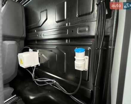 Белый Фольксваген Крафтер, объемом двигателя 2 л и пробегом 325 тыс. км за 23999 $, фото 13 на Automoto.ua