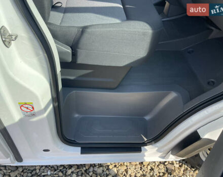 Белый Фольксваген Крафтер, объемом двигателя 2 л и пробегом 231 тыс. км за 32600 $, фото 34 на Automoto.ua