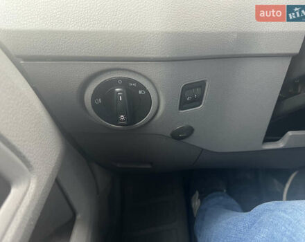 Белый Фольксваген Крафтер, объемом двигателя 2 л и пробегом 300 тыс. км за 19999 $, фото 9 на Automoto.ua