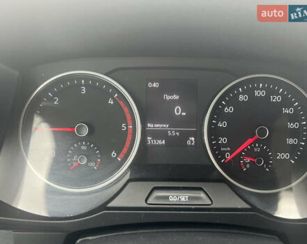 Белый Фольксваген Крафтер, объемом двигателя 2 л и пробегом 300 тыс. км за 19999 $, фото 6 на Automoto.ua