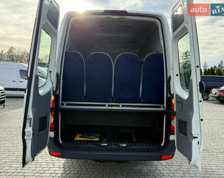 Белый Фольксваген Крафтер, объемом двигателя 2.46 л и пробегом 255 тыс. км за 33000 $, фото 5 на Automoto.ua