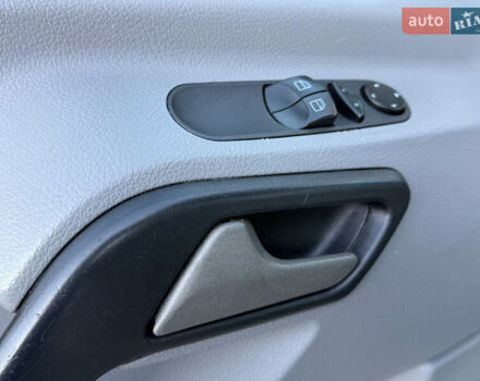 Фольксваген Крафтер 2009 в Староконстантинов на Automoto.ua Белый Фольксваген Крафтер, объемом двигателя 2.46 л и пробегом 315 тыс. км за 32500 $, фото 9 на Automoto.ua