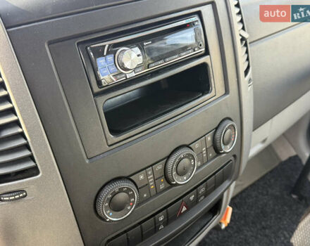 Белый Фольксваген Крафтер, объемом двигателя 2.5 л и пробегом 321 тыс. км за 22700 $, фото 9 на Automoto.ua