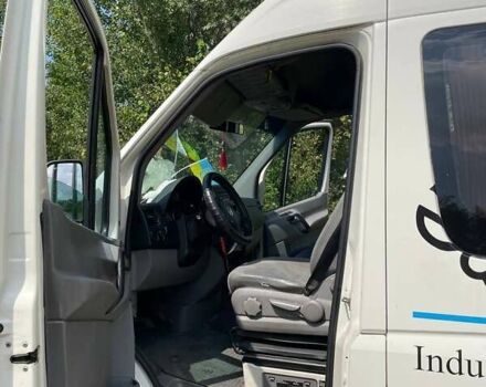 Белый Фольксваген Крафтер, объемом двигателя 2.5 л и пробегом 479 тыс. км за 11500 $, фото 1 на Automoto.ua