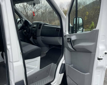 Белый Фольксваген Крафтер, объемом двигателя 1.97 л и пробегом 249 тыс. км за 16000 $, фото 11 на Automoto.ua