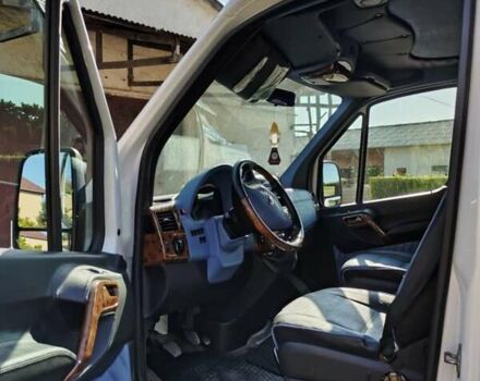 Белый Фольксваген Крафтер, объемом двигателя 1.97 л и пробегом 402 тыс. км за 24000 $, фото 6 на Automoto.ua