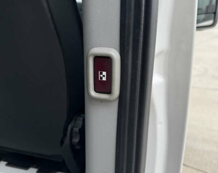 Белый Фольксваген Крафтер, объемом двигателя 1.97 л и пробегом 365 тыс. км за 19900 $, фото 43 на Automoto.ua