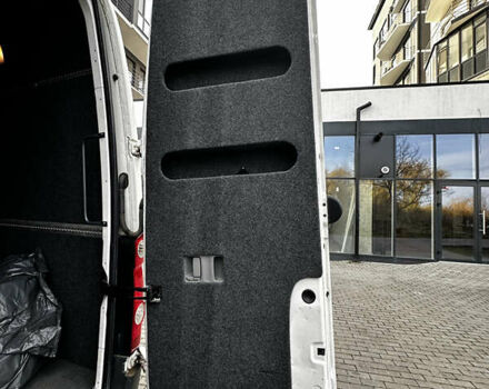 Белый Фольксваген Крафтер, объемом двигателя 0 л и пробегом 300 тыс. км за 17800 $, фото 21 на Automoto.ua