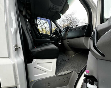 Белый Фольксваген Крафтер, объемом двигателя 0 л и пробегом 300 тыс. км за 17800 $, фото 26 на Automoto.ua