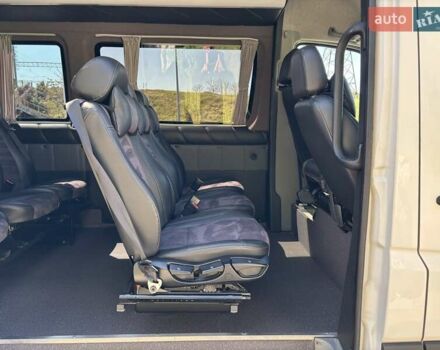 Белый Фольксваген Крафтер, объемом двигателя 1.97 л и пробегом 416 тыс. км за 20000 $, фото 5 на Automoto.ua