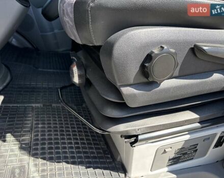 Белый Фольксваген Крафтер, объемом двигателя 1.97 л и пробегом 416 тыс. км за 20000 $, фото 4 на Automoto.ua