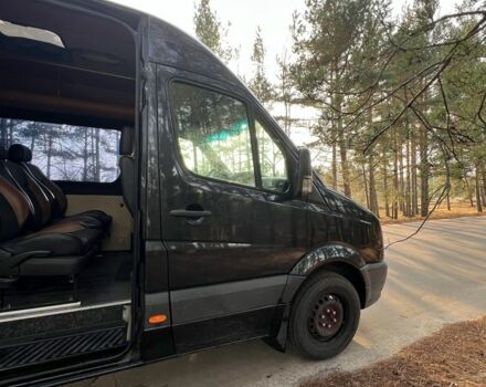 Черный Фольксваген Крафтер, объемом двигателя 2.5 л и пробегом 840 тыс. км за 8000 $, фото 5 на Automoto.ua