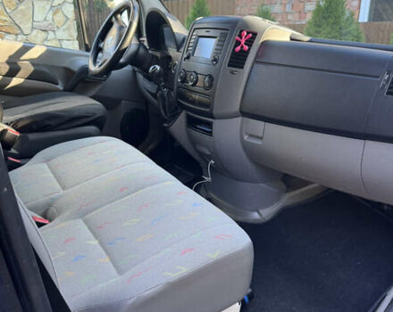 Черный Фольксваген Крафтер, объемом двигателя 1.97 л и пробегом 370 тыс. км за 16200 $, фото 5 на Automoto.ua