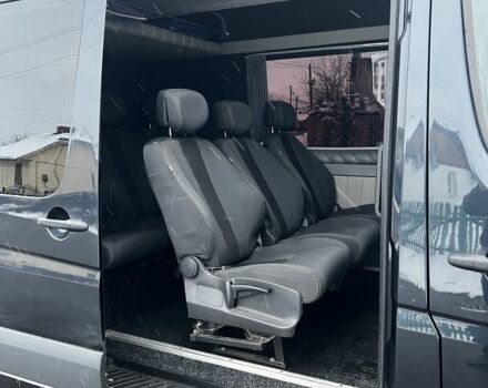 Черный Фольксваген Крафтер, объемом двигателя 2.5 л и пробегом 430 тыс. км за 13500 $, фото 5 на Automoto.ua