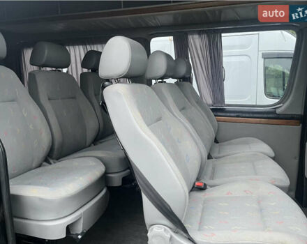 Черный Фольксваген Крафтер, объемом двигателя 2.5 л и пробегом 385 тыс. км за 14000 $, фото 6 на Automoto.ua