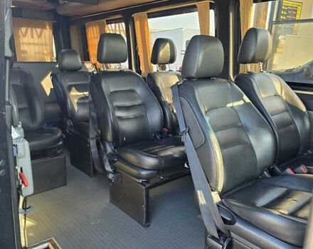 Черный Фольксваген Крафтер, объемом двигателя 1.97 л и пробегом 725 тыс. км за 18000 $, фото 8 на Automoto.ua