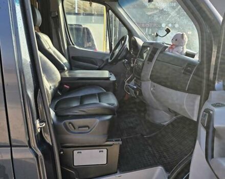 Черный Фольксваген Крафтер, объемом двигателя 1.97 л и пробегом 725 тыс. км за 18000 $, фото 6 на Automoto.ua