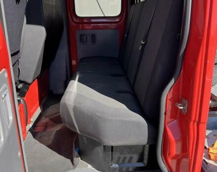 Красный Фольксваген Крафтер, объемом двигателя 1.97 л и пробегом 336 тыс. км за 19999 $, фото 3 на Automoto.ua