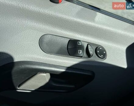 Красный Фольксваген Крафтер, объемом двигателя 1.97 л и пробегом 336 тыс. км за 19999 $, фото 5 на Automoto.ua