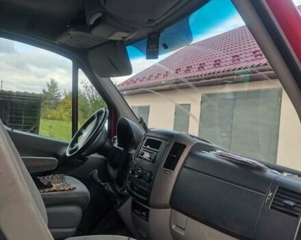 Красный Фольксваген Крафтер, объемом двигателя 2.5 л и пробегом 350 тыс. км за 10000 $, фото 3 на Automoto.ua