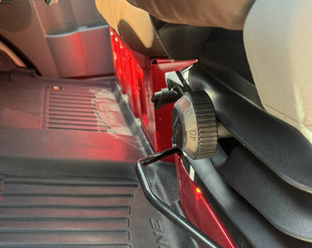 Красный Фольксваген Крафтер, объемом двигателя 2.46 л и пробегом 443 тыс. км за 14900 $, фото 18 на Automoto.ua