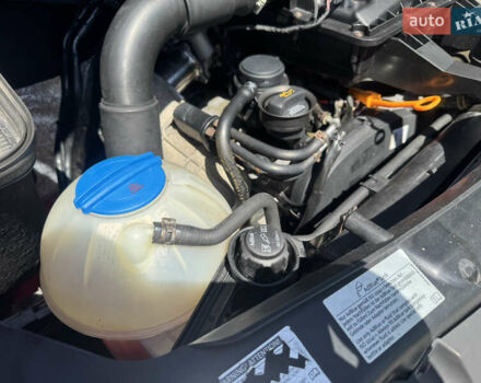 Красный Фольксваген Крафтер, объемом двигателя 2.46 л и пробегом 443 тыс. км за 14900 $, фото 54 на Automoto.ua