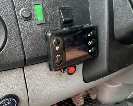 Червоний Фольксваген Крафтєр, об'ємом двигуна 2 л та пробігом 600 тис. км за 12300 $, фото 10 на Automoto.ua