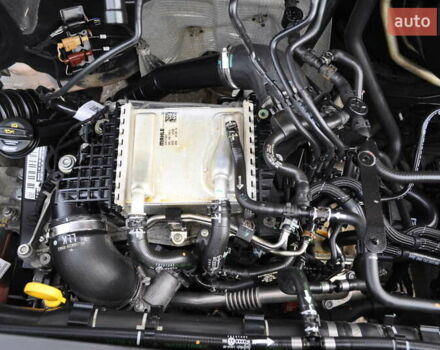 Фольксваген Крафтер 2019 в Киеве на Automoto.ua Красный Фольксваген Крафтер, объемом двигателя 1.97 л и пробегом 106 тыс. км за 35500 $, фото 78 на Automoto.ua