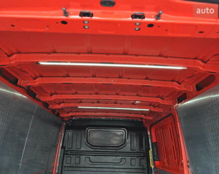 Фольксваген Крафтер 2019 в Киеве на Automoto.ua Красный Фольксваген Крафтер, объемом двигателя 1.97 л и пробегом 106 тыс. км за 35500 $, фото 33 на Automoto.ua